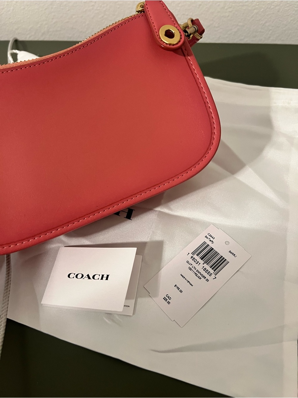 RARE Coach TAFFY Leather Swinger Shoulder Bag with Gold Hardware - Picture 5 of 10